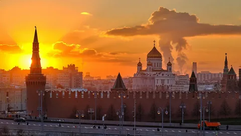 Закат над историческим центром Москвы