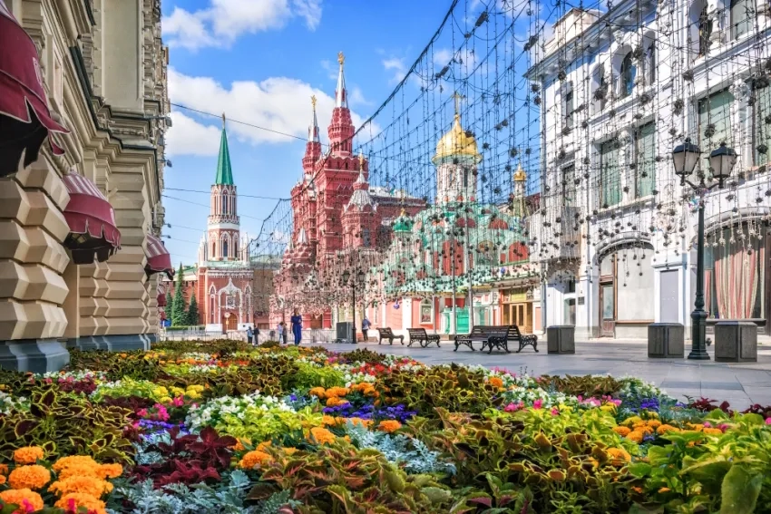 Почему одни улицы Москвы кажутся уютными, а другие — тревожными? История города через психологию пространства